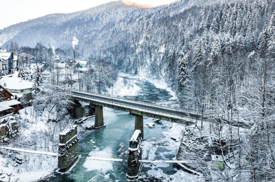 В разы дешевле, чем в Буковеле. 5 бюджетных локаций в Карпатах для отдыха на Новый год