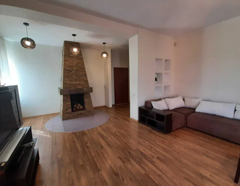 От скромных вариантов до VIP. Сколько стоят дома на Новый год в Киеве и пригороде