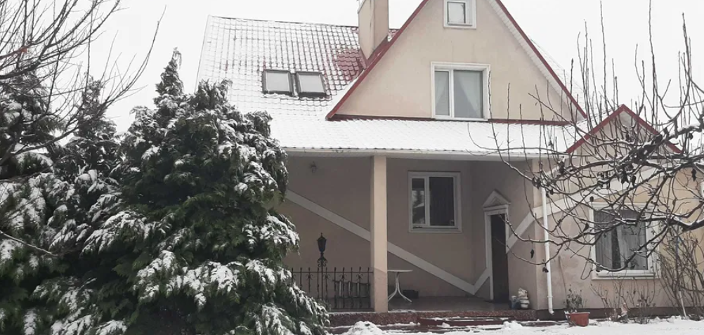 От скромных вариантов до VIP. Сколько стоят дома на Новый год в Киеве и пригороде
