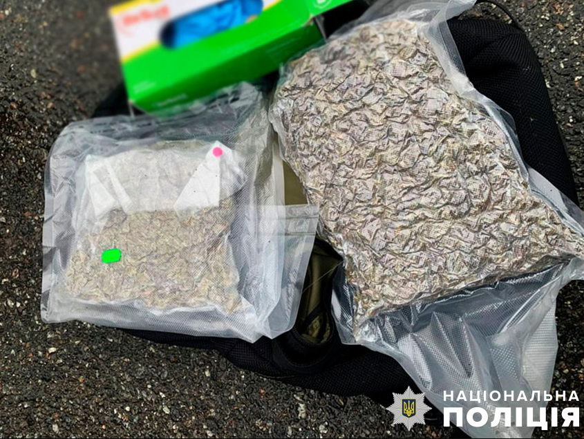 У Києві затримали чоловіка з наркотиками на понад 7 мільйонів: деталі справи