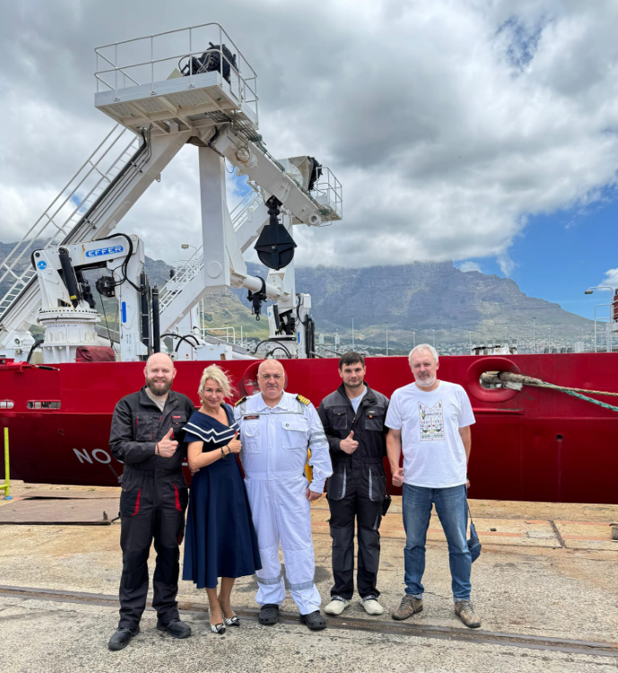 Український криголам &quot;Ноосфера&quot; розпочав найбільш &quot;міжнародний&quot; антарктичний сезон (фото)