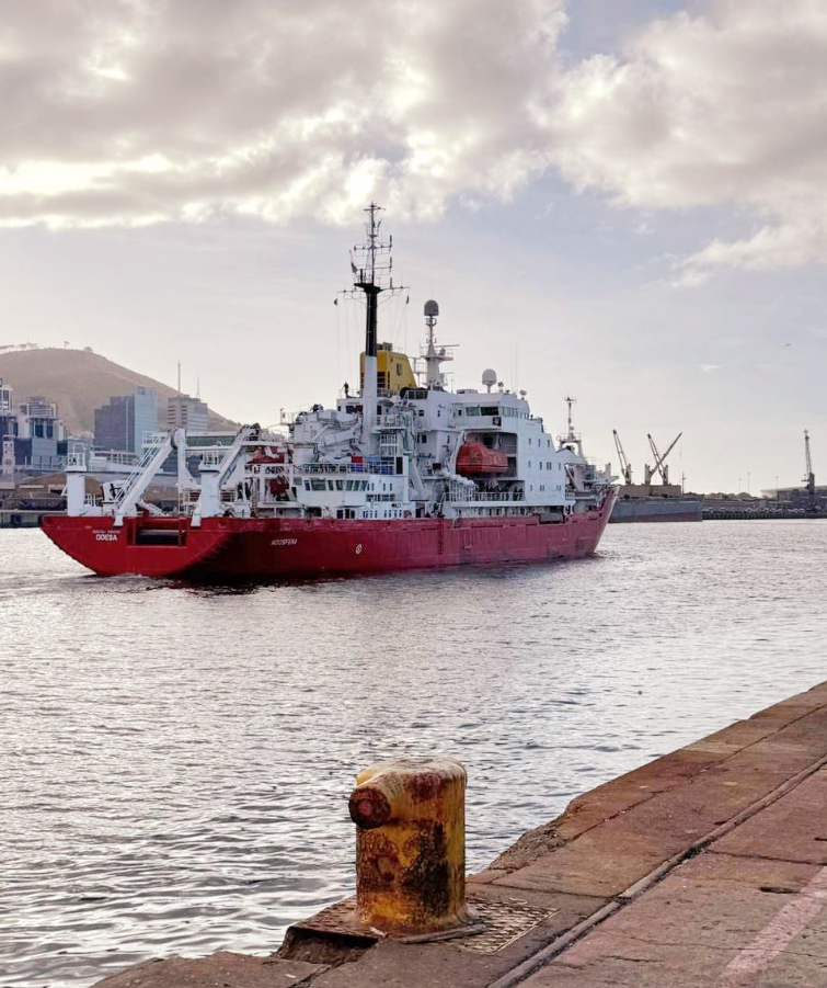 Український криголам &quot;Ноосфера&quot; розпочав найбільш &quot;міжнародний&quot; антарктичний сезон (фото)