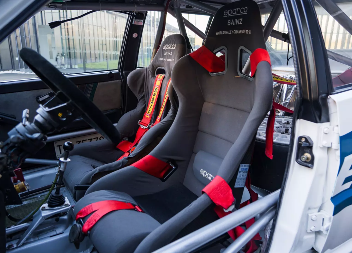 Нею керували легенди: на продаж виставили останню ралійну Lancia Delta