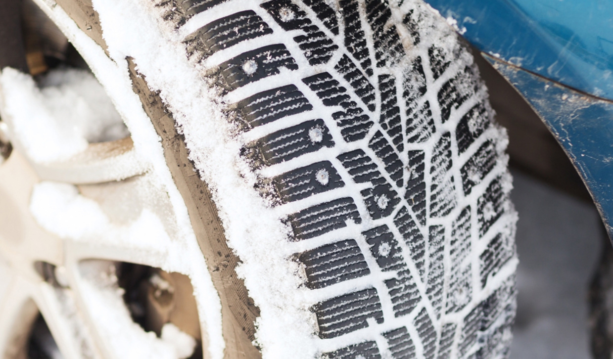 Зима в разгаре: 5 вопросов о шипованных шинах для авто