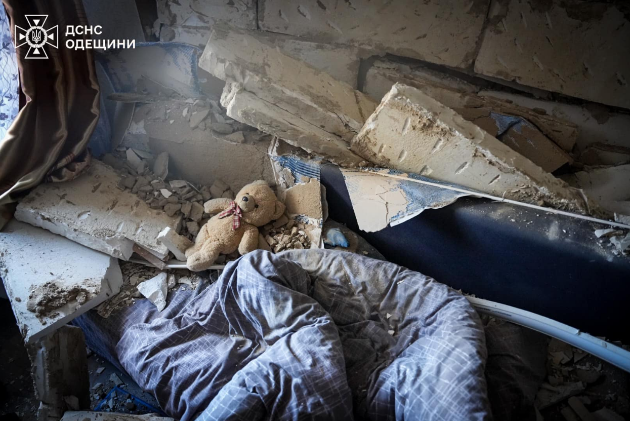 У багатоповерхівці Одеси спалахнула пральна машина: постраждала дитина (фото)