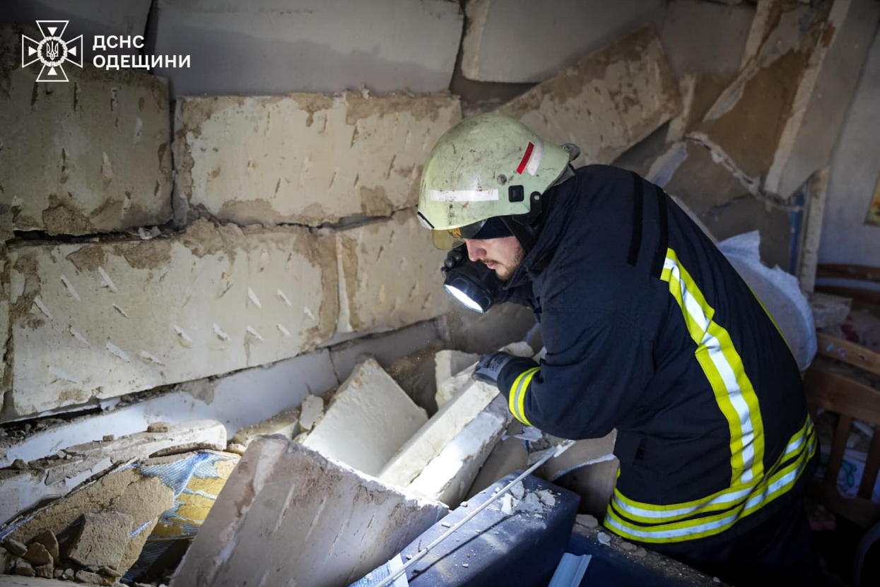 У багатоповерхівці Одеси спалахнула пральна машина: постраждала дитина (фото)