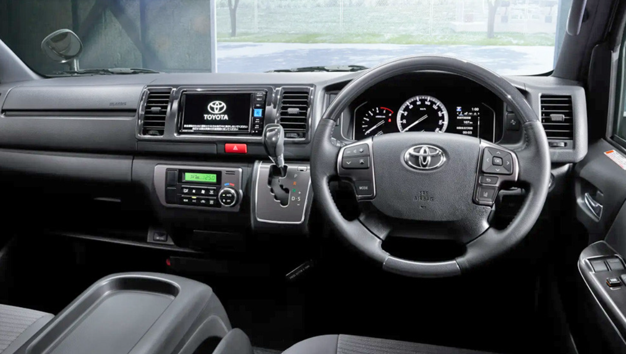 До 20-річчя моделі: популярний мікроавтобус Toyota Hiace отримав кілька спецверсій