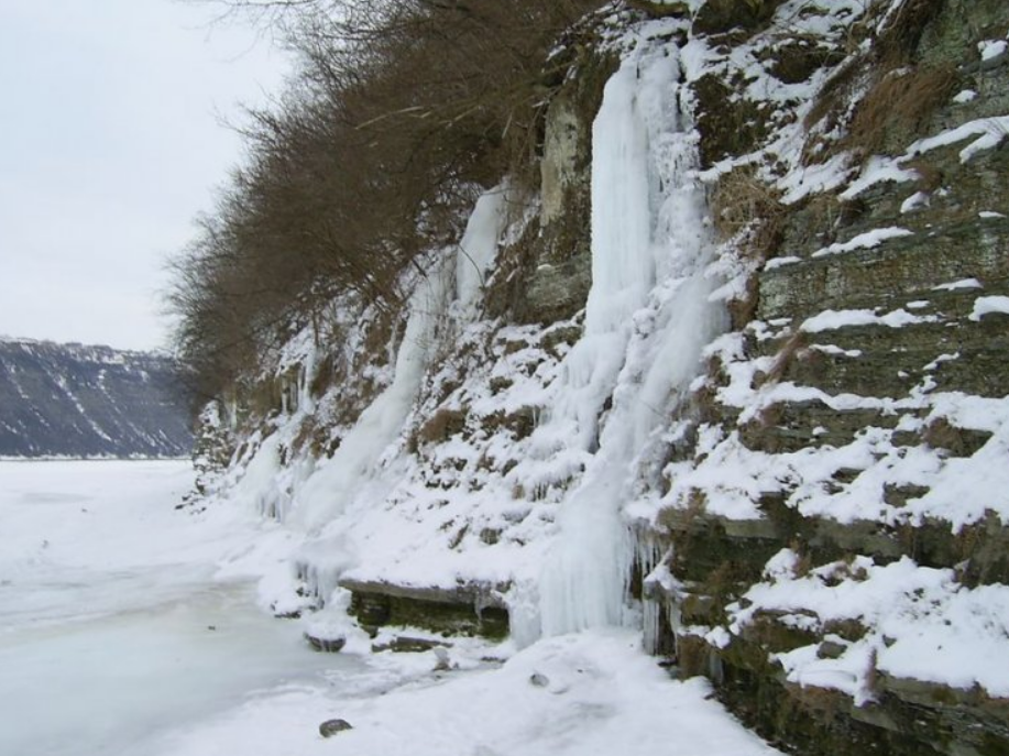 В Тернопольской области замерз водопад &quot;Девичьи слезы&quot; (фото, видео)