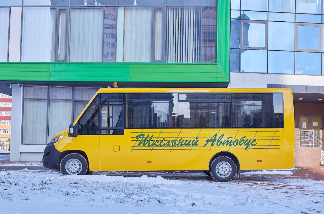 На шасі Peugeot Boxer: в Україні створили новий шкільний автобус "Історик"