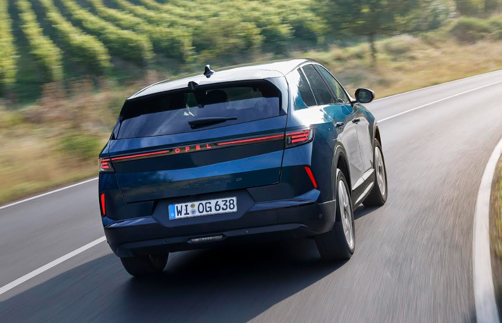 В Україні стартують продажі нового кросовера Opel Grandland: названі ціни та характеристики