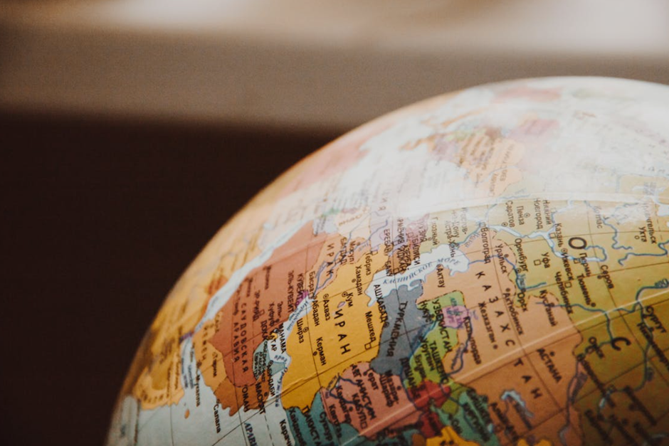 Как английский поможет комфортно путешествовать по миру: советы экспертов