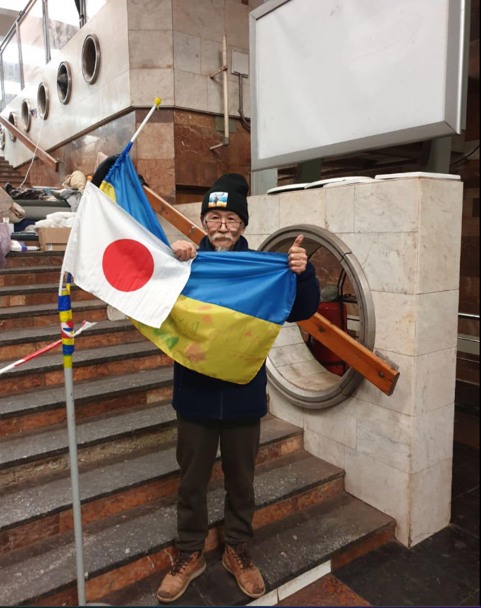 Фуминори Цучико &quot;стал украинцем&quot;: известный японский волонтер получил паспорт