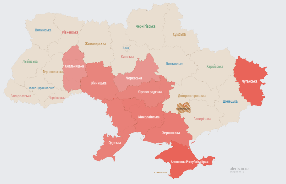У південних областях оголосили повітряну тривогу: є загроза дронів та ракет