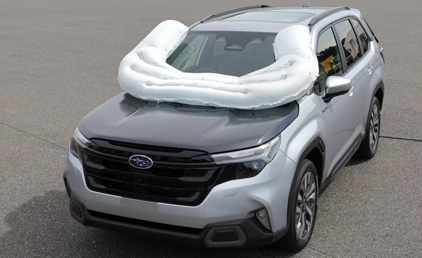 Subaru показала кроссовер Forester нового поколения с уникальной подушкой безопасности