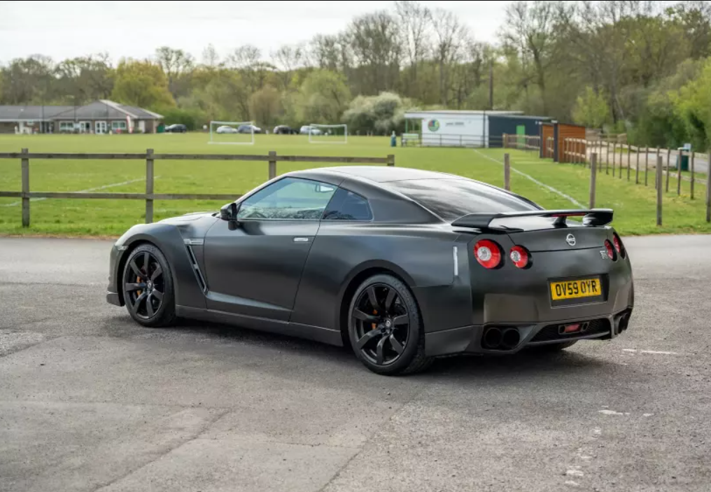 Суперкар Nissan GT-R чемпіона Формули-1 продадуть на аукціоні