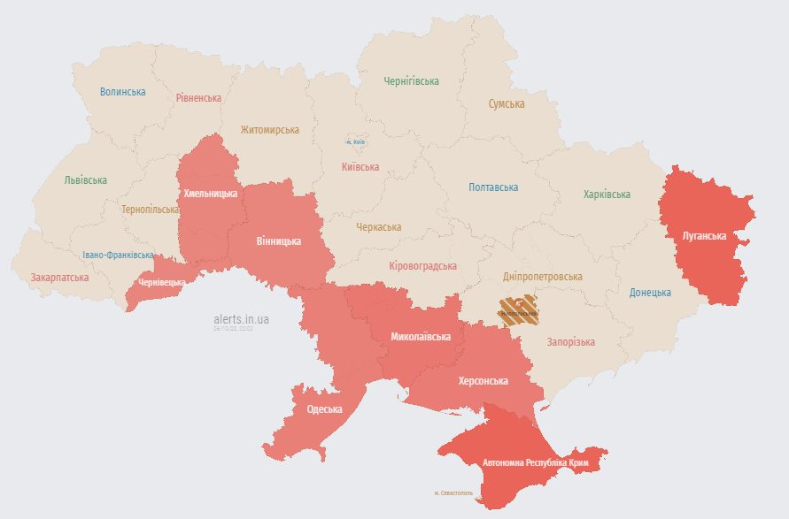 В деяких областях України оголосили повітряну тривогу: попередили про загрозу &quot;Шахедів&quot;