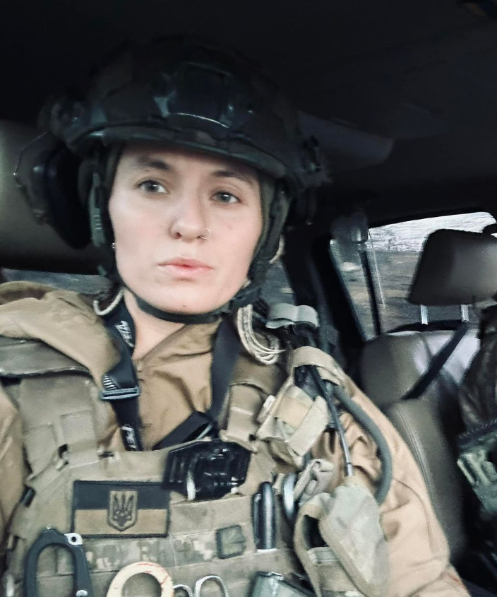 Защитница Украины показала, какую записку ей оставили гражданские: эти слова поражают