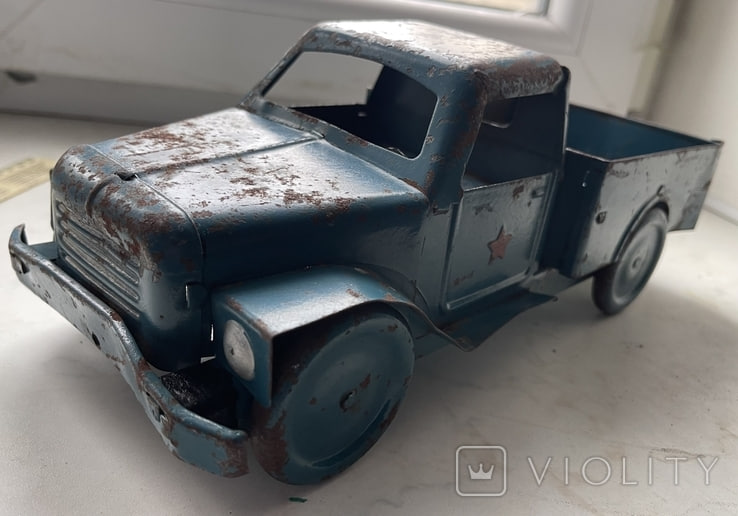 Ретро-іграшка за 30 тисяч: як виглядає стара машинка, за якою &quot;полюють&quot; антиквари