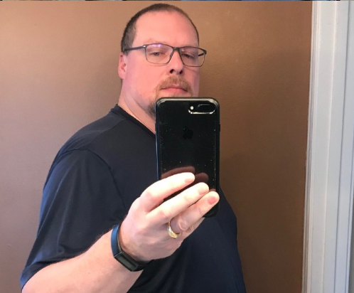 Чоловік схуд на 40 кілограмів і забув про хвороби завдяки незвичайній дієті: що він їсть