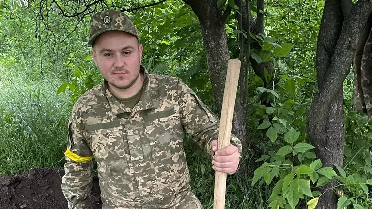 &quot;Никогда не держал в руках оружие&quot;. Бужинская рассказала о родном человеке на фронте