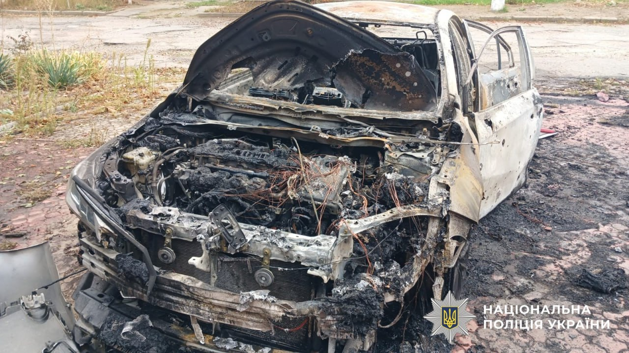 Війська РФ дроном атакували цивільне авто у Херсоні: є поранені, серед них - діти