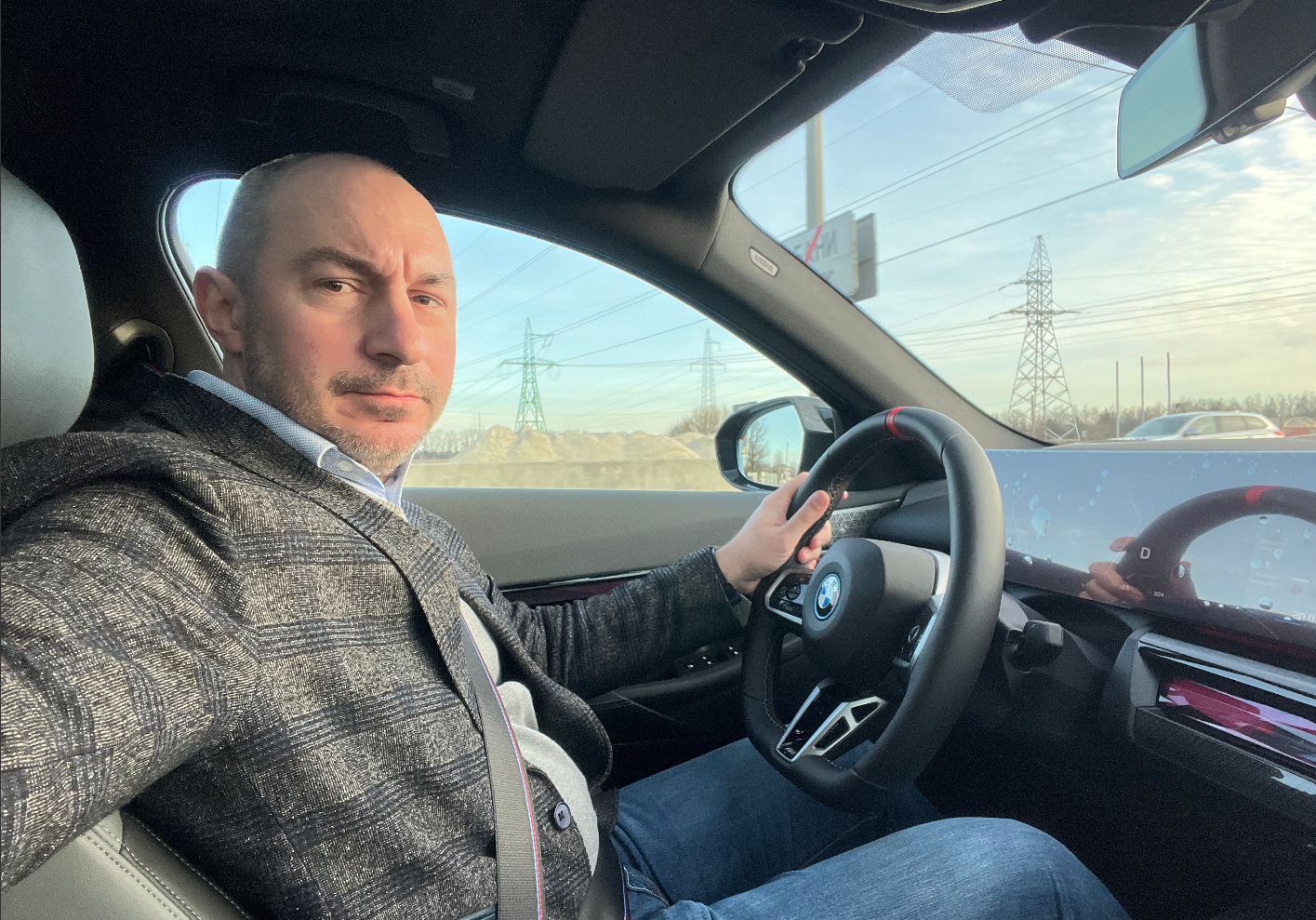 Доступ до розетки – 80% успіху: бліц з експертом про реалії електромобілів в Україні