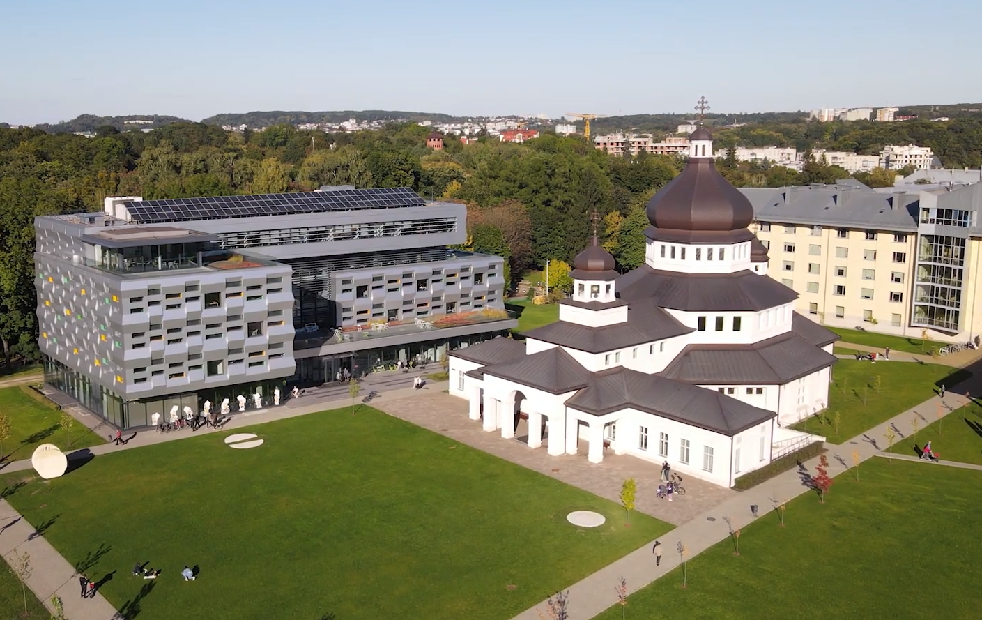 Українців безкоштовно навчатимуть у Стенфордській бізнес-школі. Хто і як може потрапити