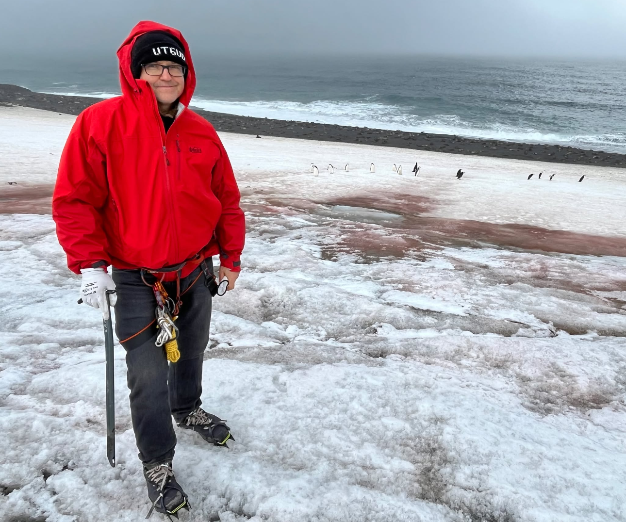 Перший українець висадився на найсамотніший острів планети: куди і як потрапив киянин