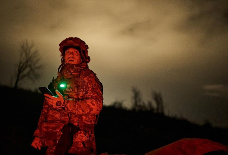Garlands in trenches: Heartbreaking photos of Ukrainian defenders