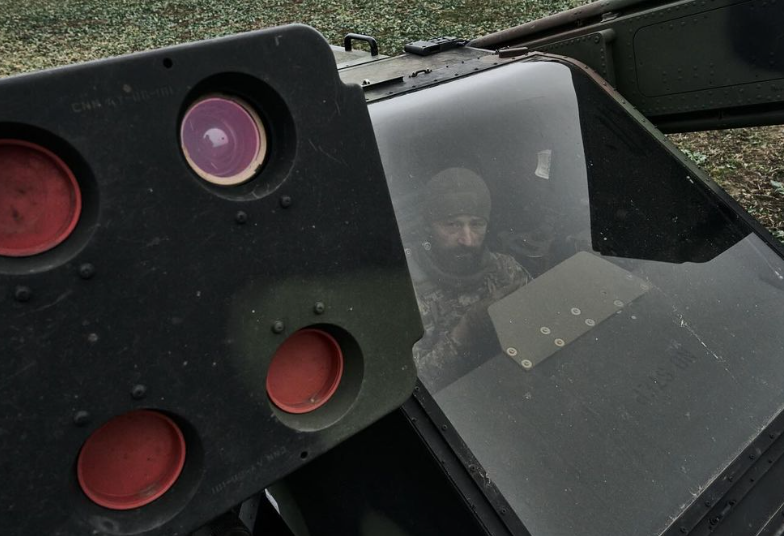 Garlands in trenches: Heartbreaking photos of Ukrainian defenders