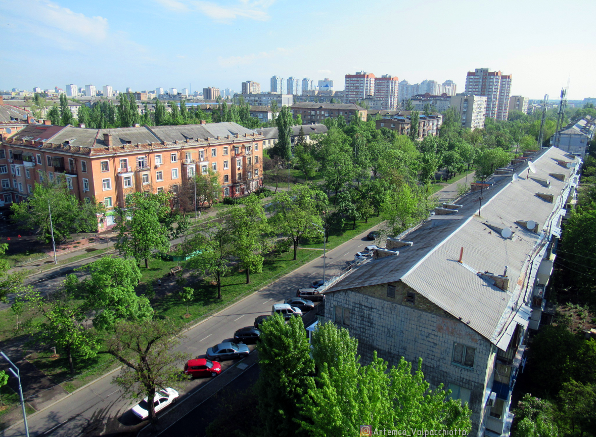Нові затори? У Києві на два тижні обмежують рух важливим бульваром (схема)