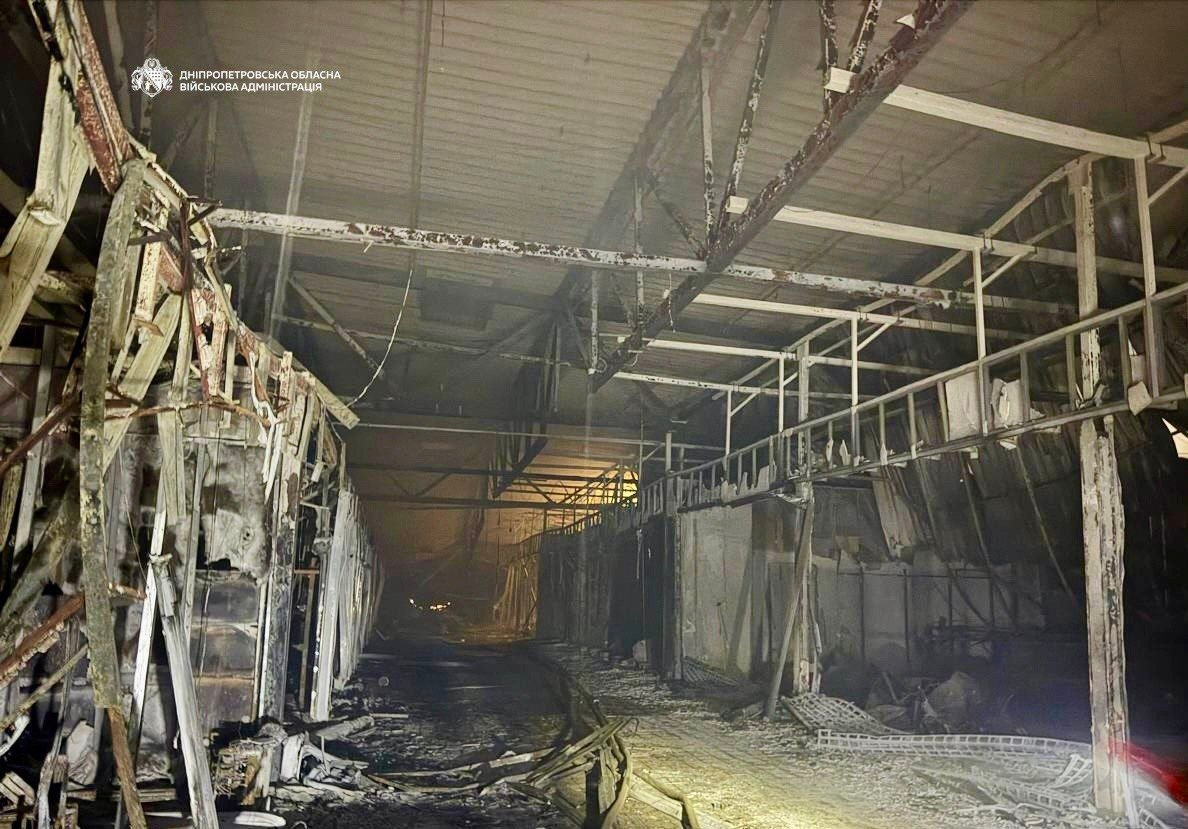 Два "прильоти" по ТЦ, понад 100 поранених: усі деталі моторошного удару РФ по Кривому Рогу