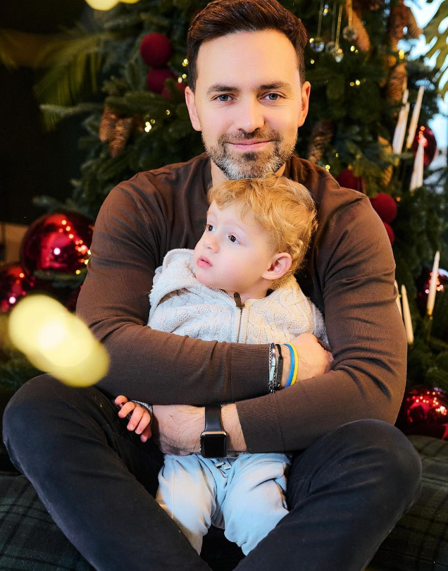 Мірошниченко назвав єдине слово, яке каже його названий син: &quot;Це вже нормальна дитина&quot;