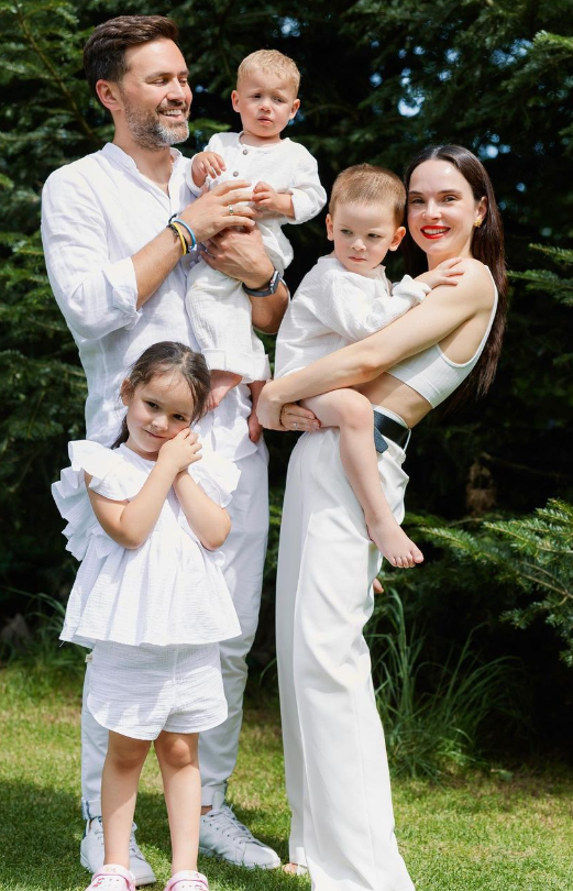 Мірошниченко назвав єдине слово, яке каже його названий син: &quot;Це вже нормальна дитина&quot;