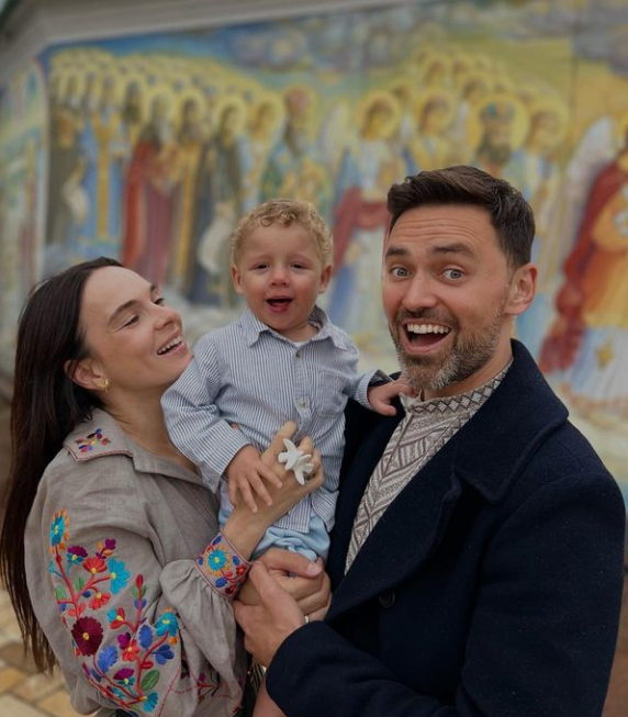 Мірошниченко назвав єдине слово, яке каже його названий син: &quot;Це вже нормальна дитина&quot;