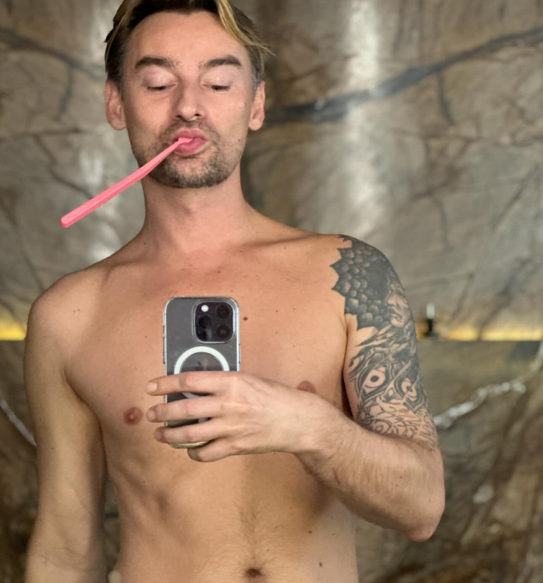 Алан Бадоєв видав серію відвертих кадрів: таким його мало хто бачив