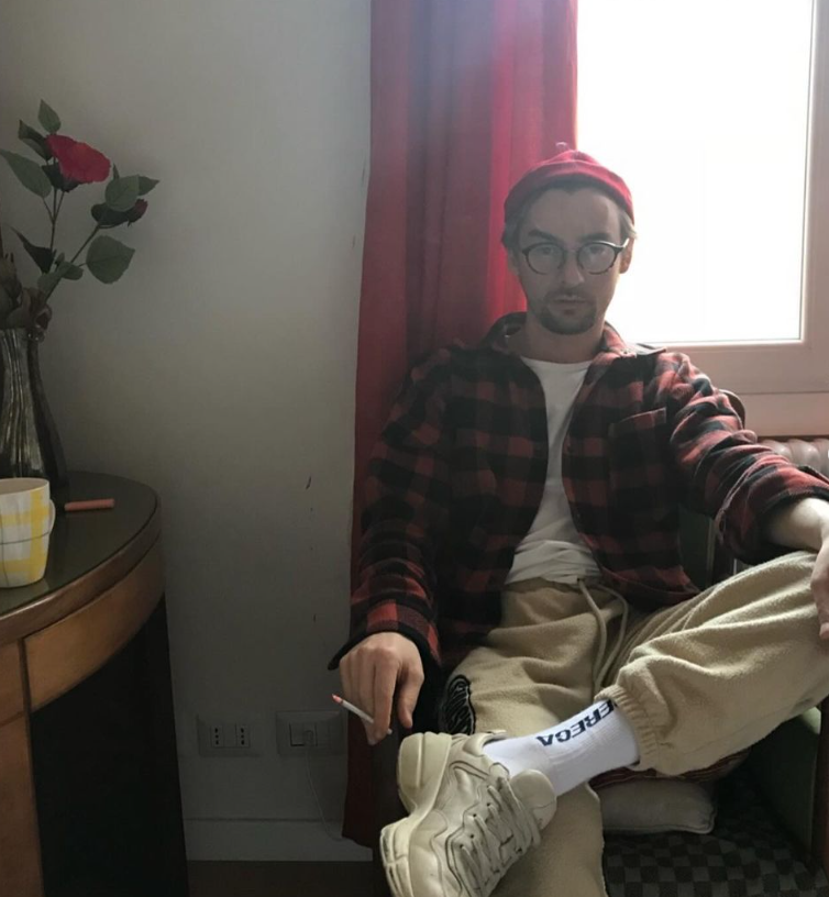 Алан Бадоєв видав серію відвертих кадрів: таким його мало хто бачив