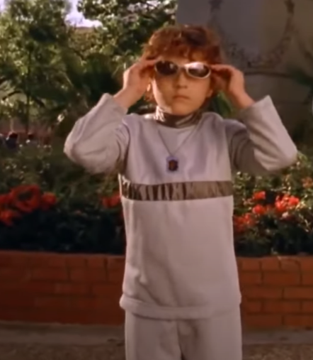 Як змінився рудоволосий хлопчик з фільму "Діти шпигунів": ви його не впізнаєте (фото)