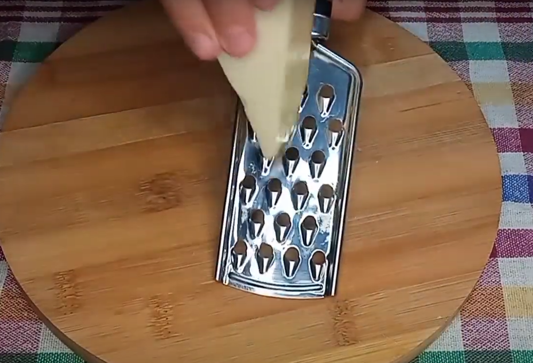 Быстро и сытно. Идеальный рецепт макаронов с сыром и колбасой