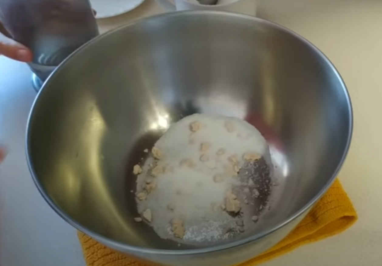 Пиріжки з цибулею і яйцем за рецептом наших бабусь: як готувати смакоту