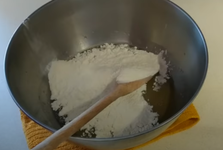 Пиріжки з цибулею і яйцем за рецептом наших бабусь: як готувати смакоту