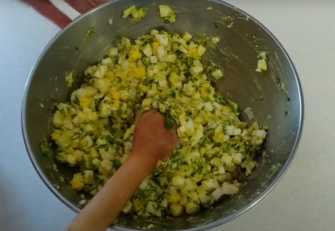 Пиріжки з цибулею і яйцем за рецептом наших бабусь: як готувати смакоту