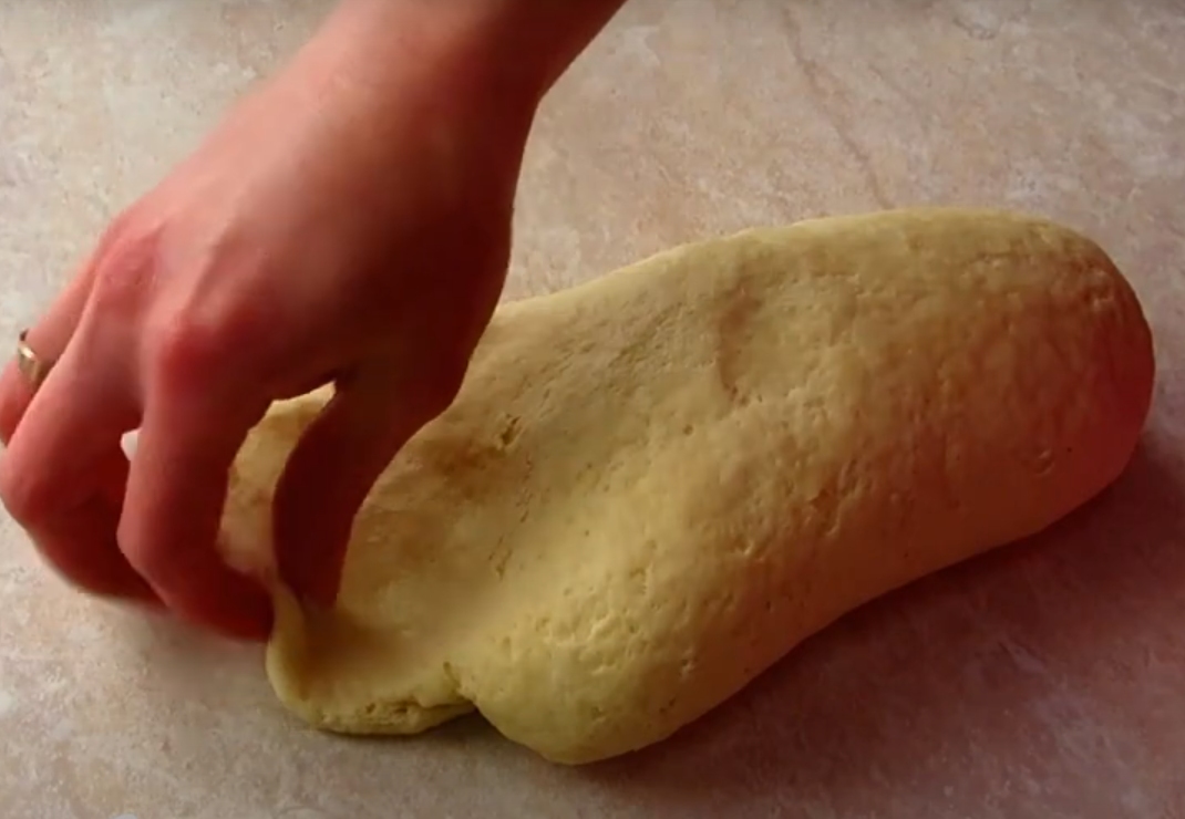 Торт &quot;Наполеон&quot; як у дитинстві: класичний рецепт із заварним кремом