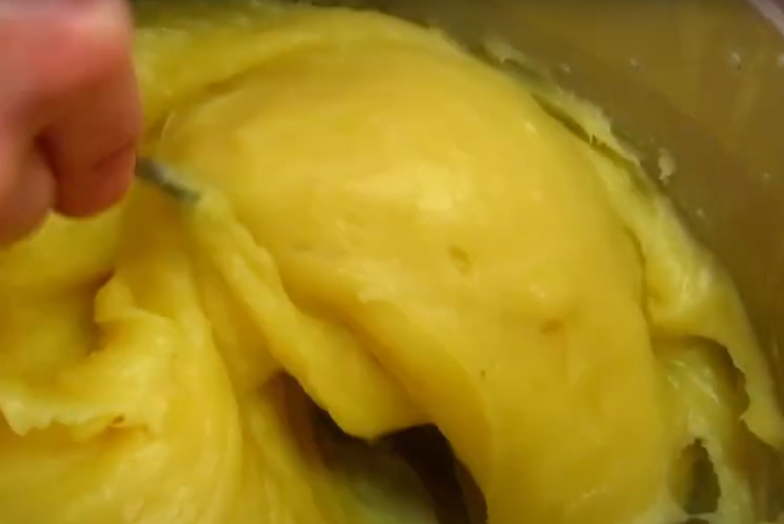 Торт &quot;Наполеон&quot; як у дитинстві: класичний рецепт із заварним кремом