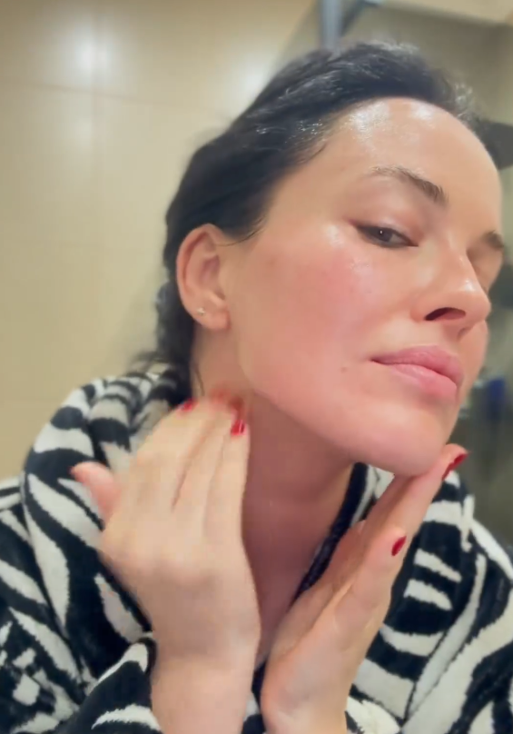 Астаф'єва вразила &quot;справжнім&quot; обличчям без макіяжу: як зірка Playboy виглядає у реальності