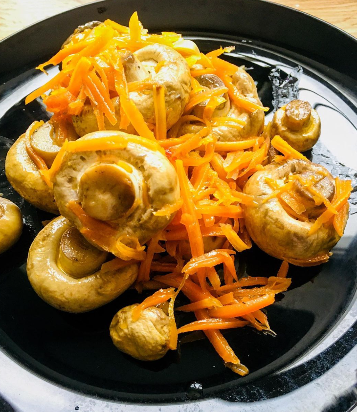 Ця закуска моментально зникне зі столу. Готуємо &quot;швидкі&quot; мариновані грибочки