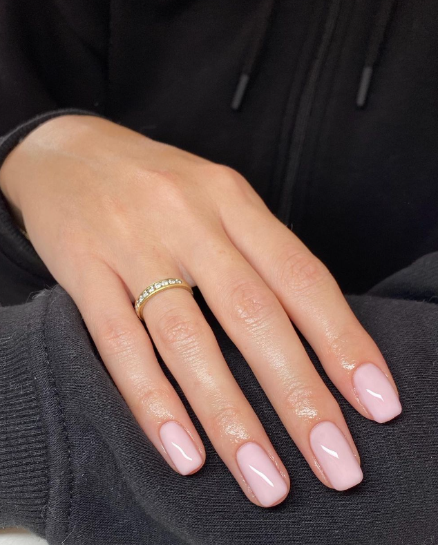 Классический френч - прошлый век. Именно этот маникюр сделает вас изящной и стильной