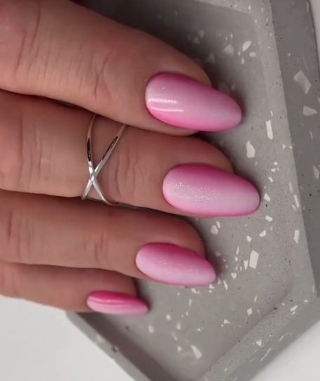 Классический френч - прошлый век. Именно этот маникюр сделает вас изящной и стильной