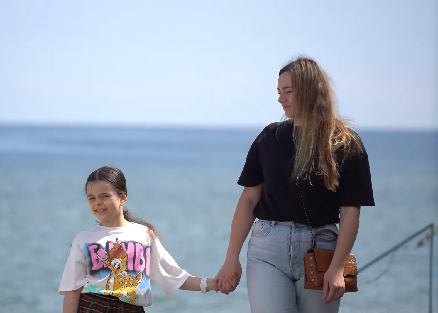 Враг искалечил, но не сломал. Как сегодня живет 7-летняя гимнастка с протезом Саша Паскаль: сильные фото