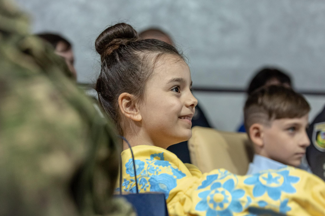 Враг искалечил, но не сломал. Как сегодня живет 7-летняя гимнастка с протезом Саша Паскаль: сильные фото